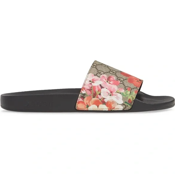 Pursuit Slide Sandal
GUCCI - Picture 11 of 14